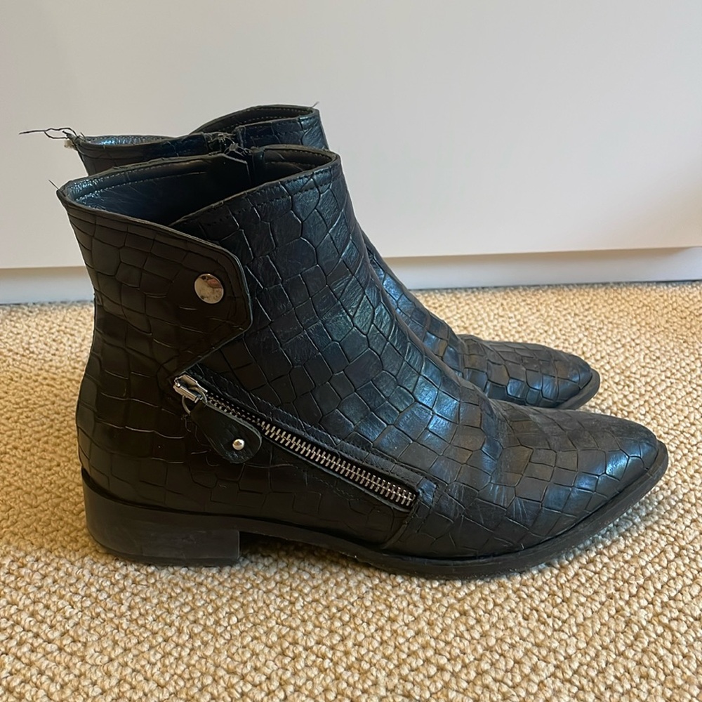 NAPOLEONI - Croc Embossed Leather Ankle Boot - Sz 39